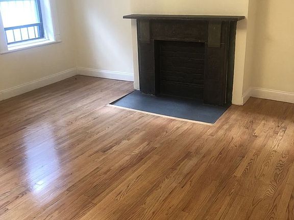 4th image of 210 Hancock St
