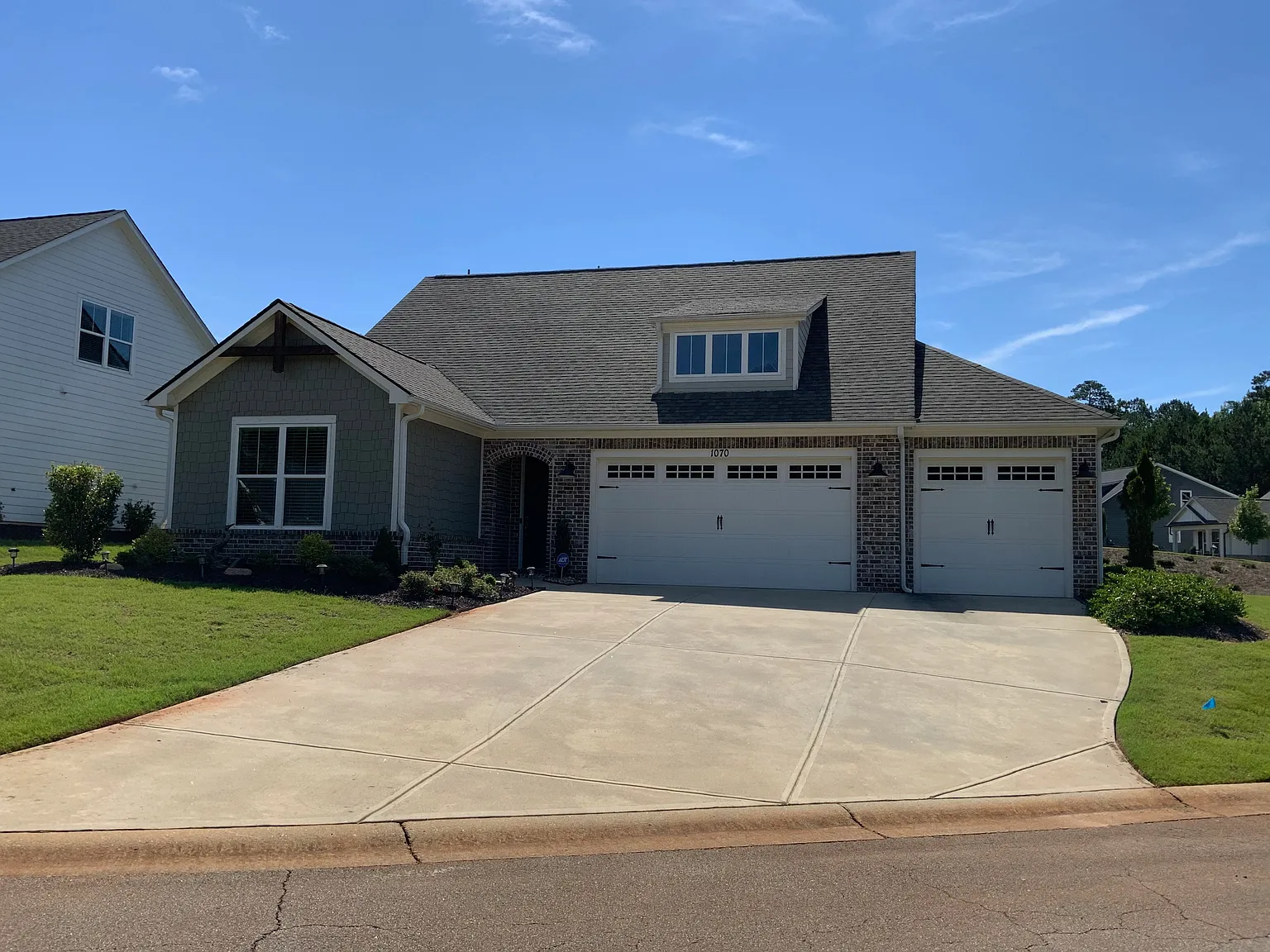 1070 Providence Loop Dr - 1 — Photo 2