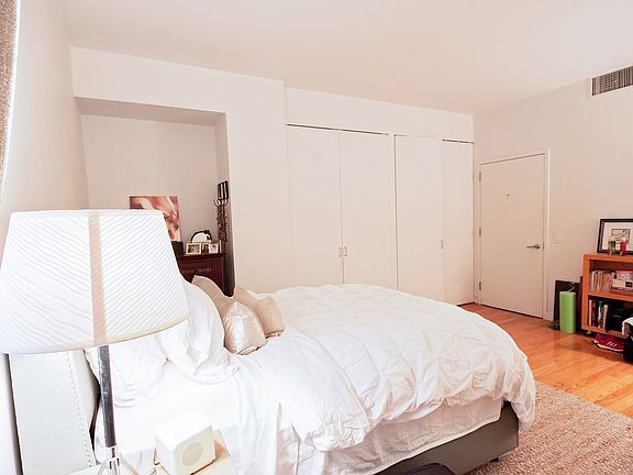 4th image of 56 Pine St #5AA