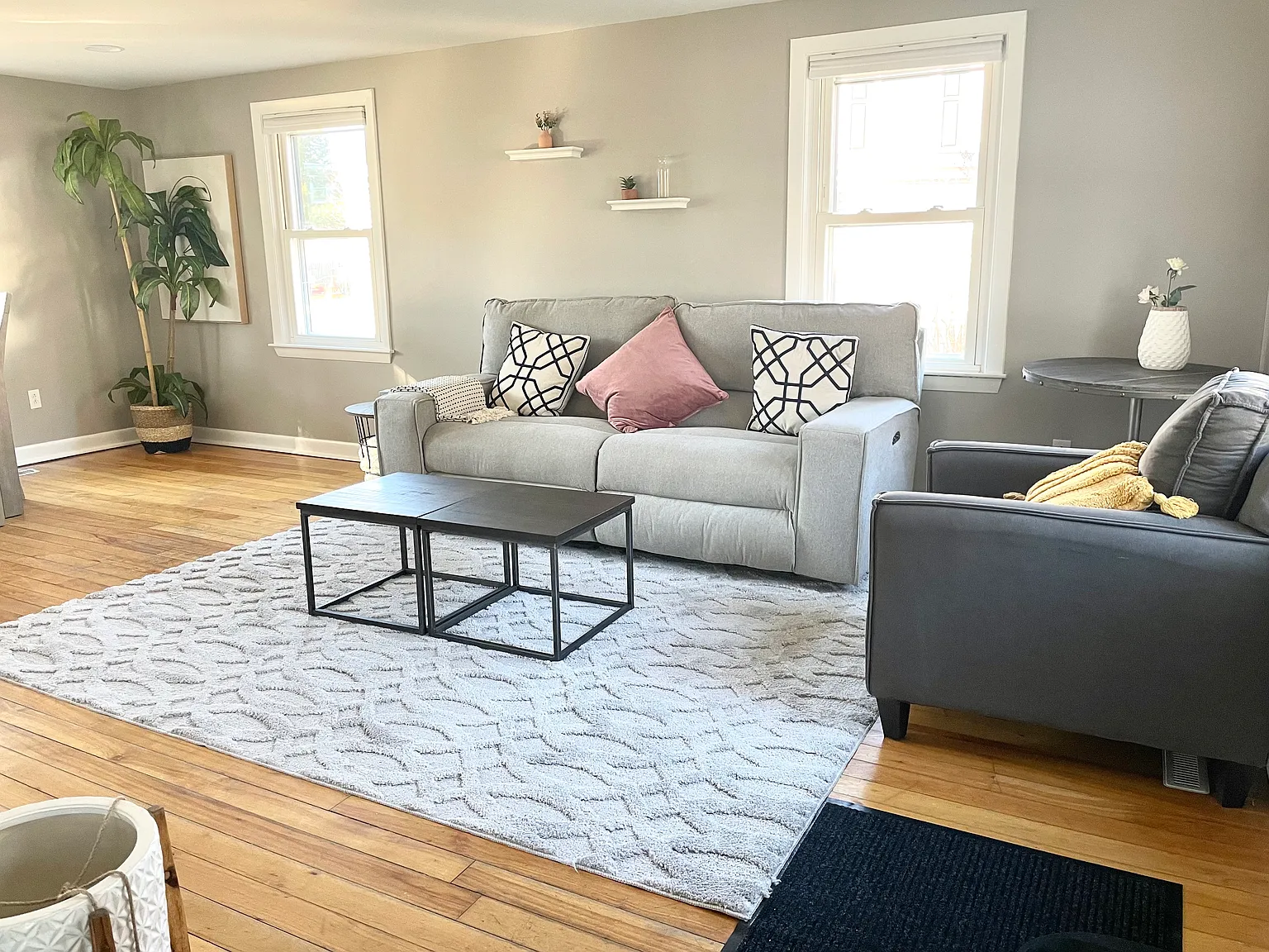 3 bed, 1359 sqft, $3,000 — Photo 3
