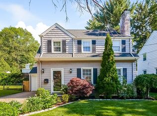 111 Dora Ave, Waldwick, NJ 07463