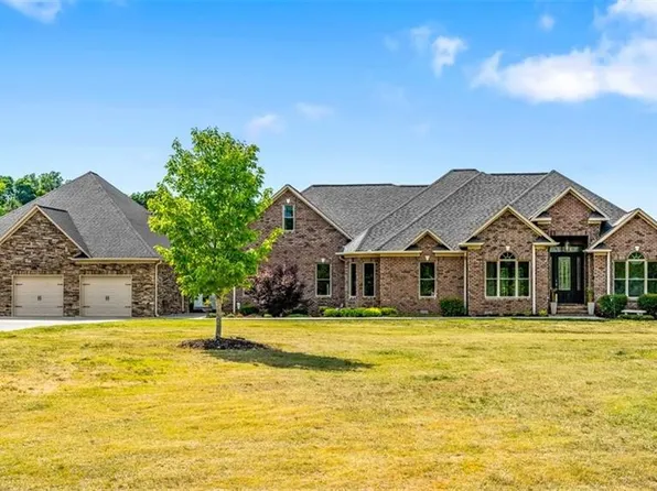 2925 Boy Wood Rd, Graham, NC 27253