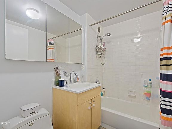 4th image of 736 W 187th St APT 509