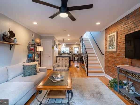 1019 Watkins St, Philadelphia, PA 19148