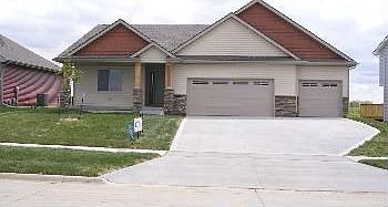 1st image of 1507 NE Williamsburg Dr
