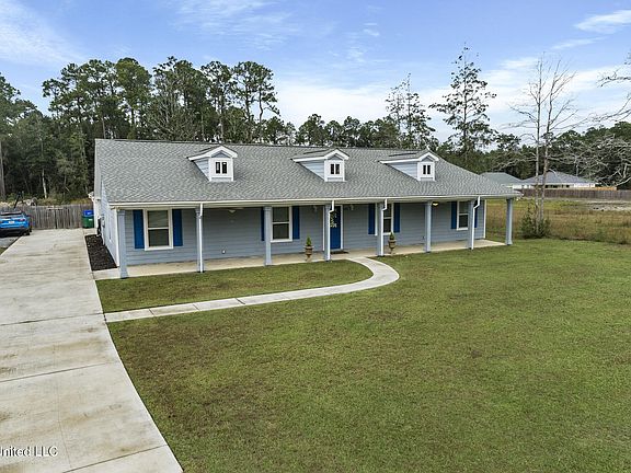 3rd image of 1413 Lark Dr