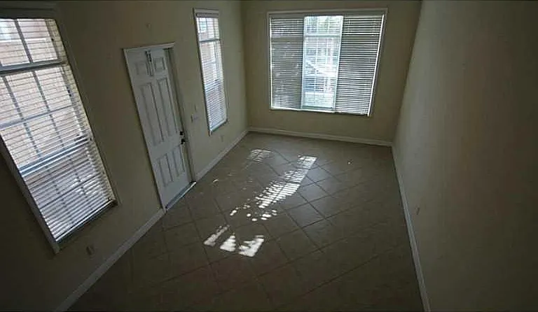 515 SW 147th Ave — Photo 5