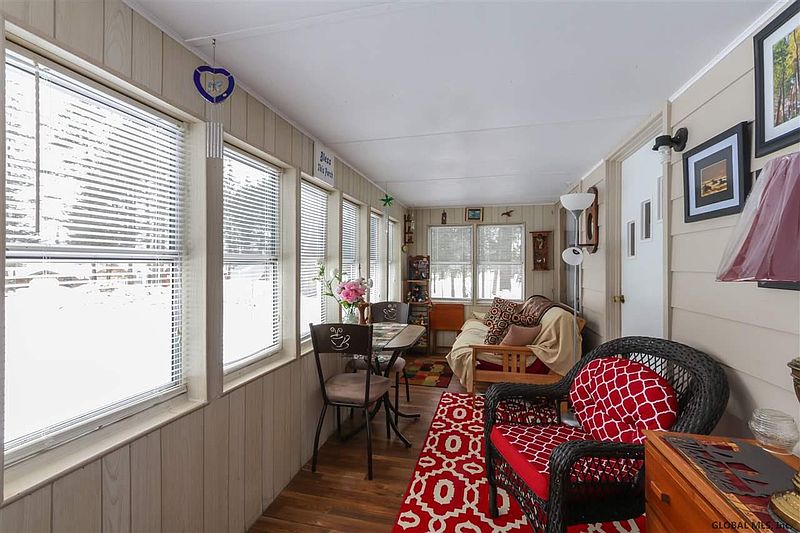 2nd image of 109 KAULFUSS Drive