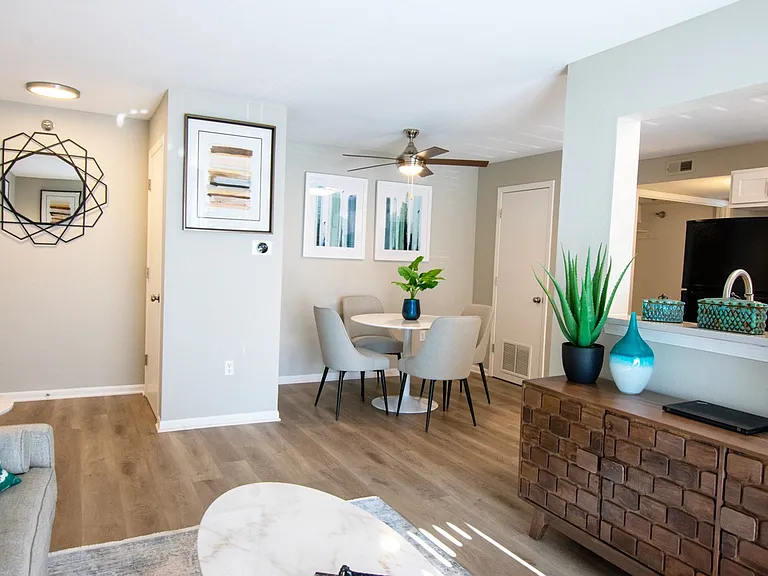 Park Edge Apartments — Photo 25
