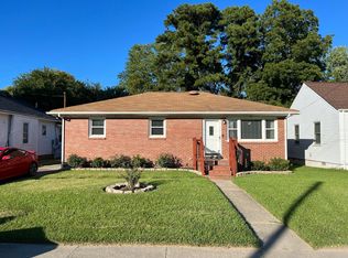 24 W Hygeia Ave, Hampton, VA 23663