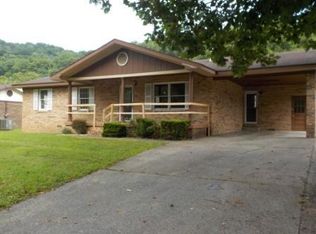 401 Ky Route 1107, Van Lear, KY 41265