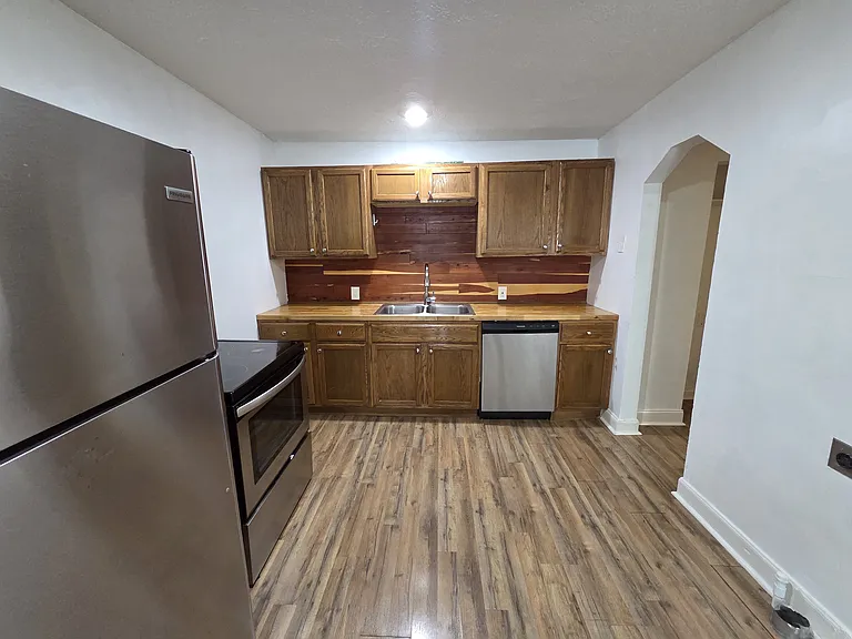 1410 Roberts Ave #A — Photo 4