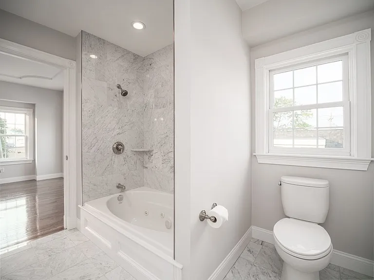 8 Richardson St #2 — Photo 16