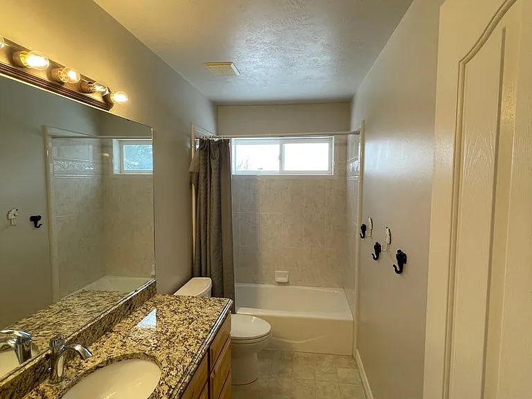 3203 E 4650 N — Photo 16