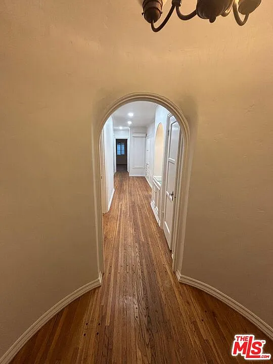 2 bed, 2.5 bath, 2000 sqft, $4,995 — Photo 4
