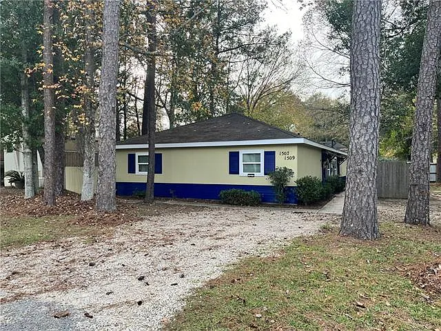 3 bed, 1.0 bath, 900 sqft, $1,350 — Photo 1
