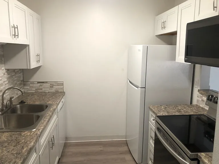 1110 Centaur Cir #E — Photo 5
