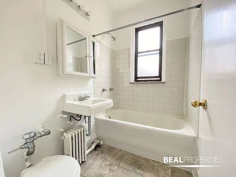 3831 N Fremont — Photo 16