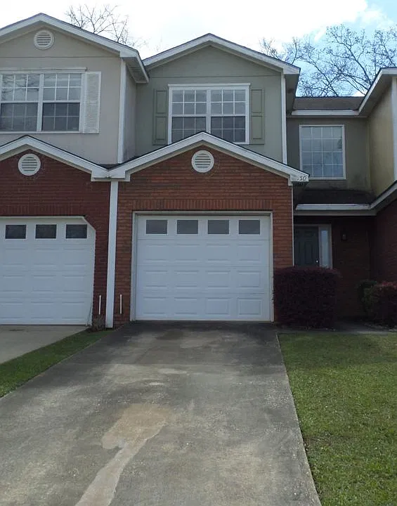 150 Woodmere Dr