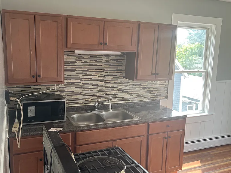 74 Linden St #2 — Photo 10