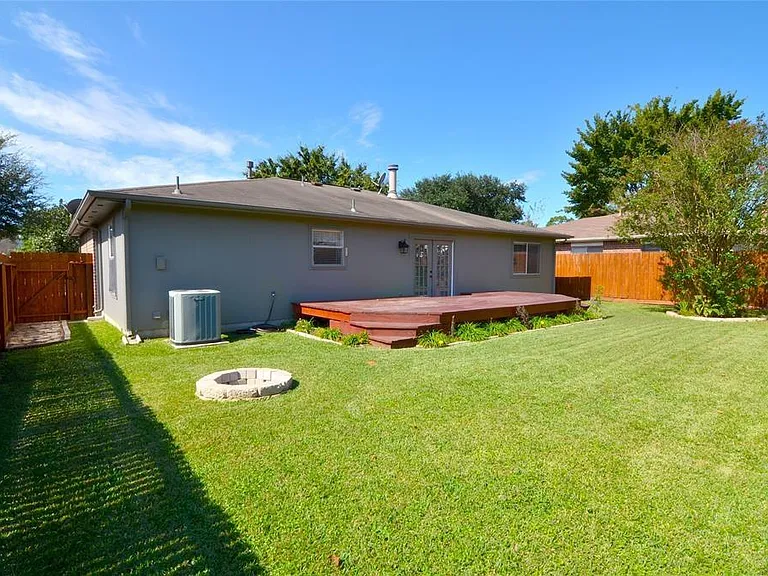 28926 Sedgefield St — Photo 18
