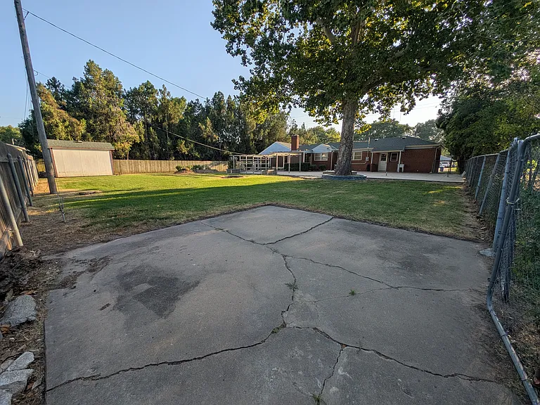 2250 S Hillside St — Photo 17