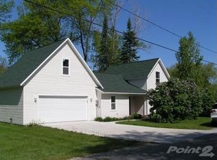 120 Rivershore Dr, Elk Rapids, MI 49629