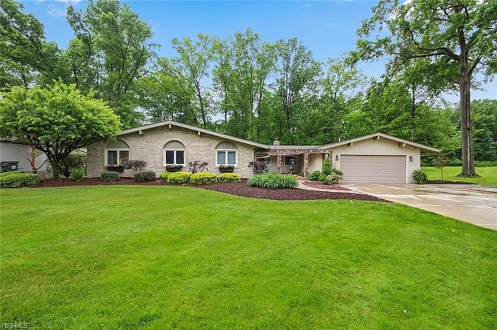 293 Moreland Dr photo 1