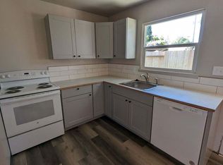 52 Sandra Ln, Eugene, OR 97404