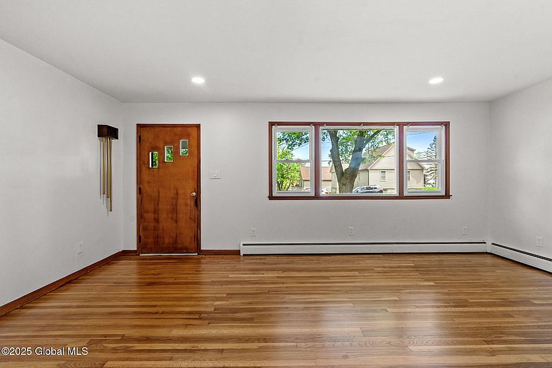 4th image of 29 Eagan Avenue