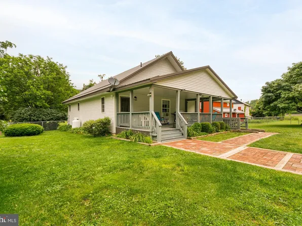 108 W Center St, Kitzmiller, MD 21538