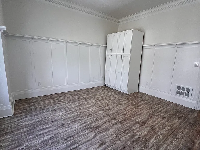 2861 California St #8 — Photo 5