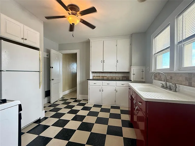 1328-30 Patterson Ave — Photo 27