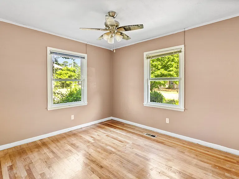 2815 Skycrest Dr — Photo 12