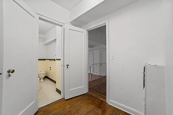 Sold by Akam Sales and Brokerage | media 5