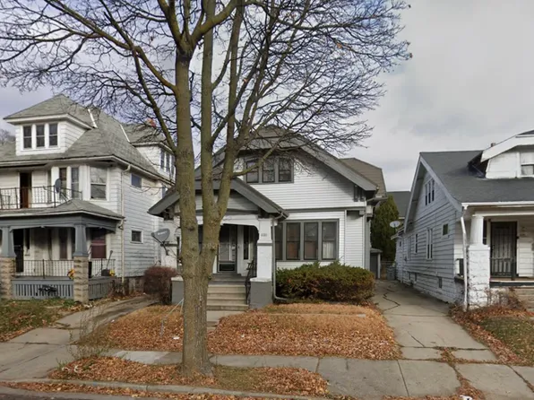 2206 W Keefe Ave, Milwaukee, WI 53206