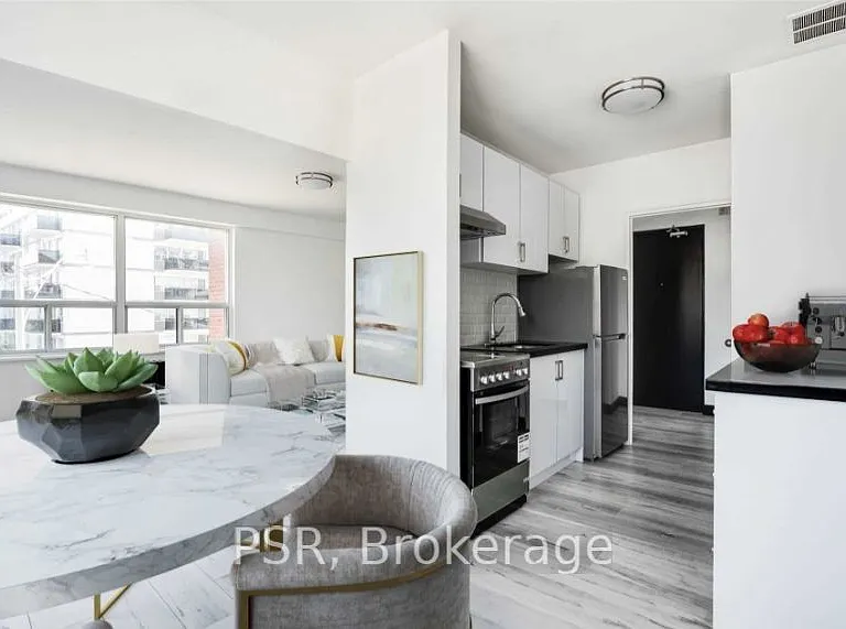 600 Eglinton Ave W #207 — Photo 3