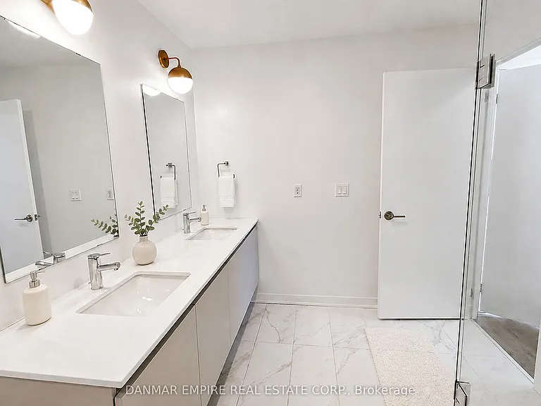 405 Dundas St W #LPH06 — Photo 18