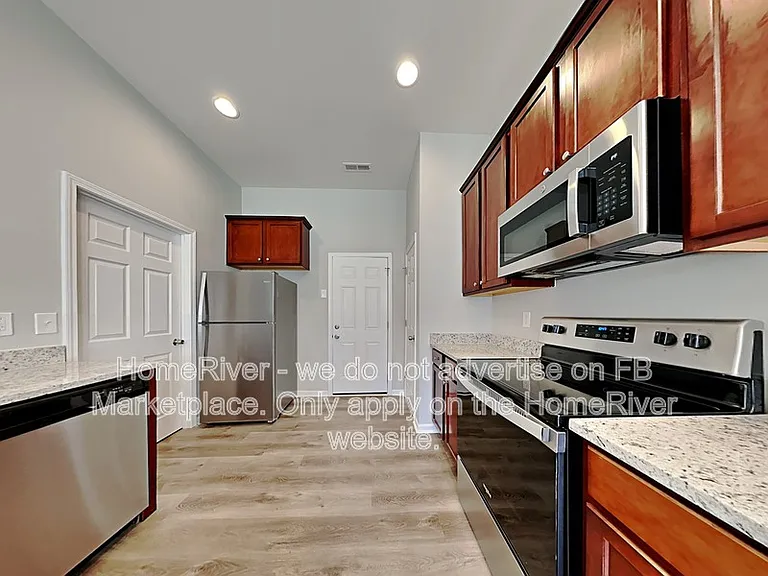 4406 Wolf Run Dr — Photo 16