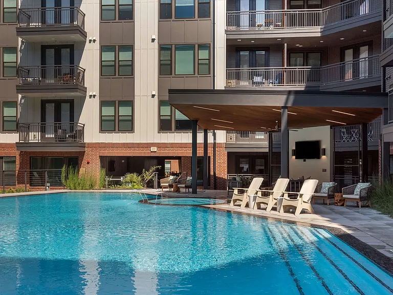Troubadour Apartments — Photo 10