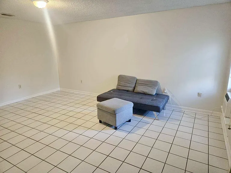 5135 S Oaks Dr — Photo 5