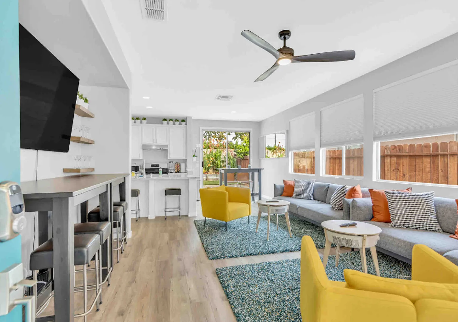 Sun-filled & Stylish | Mins to Downtown | Parking — Photo 1