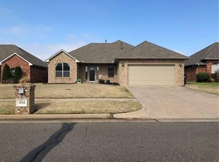 3801 Kensington Dr, Moore, OK 73160