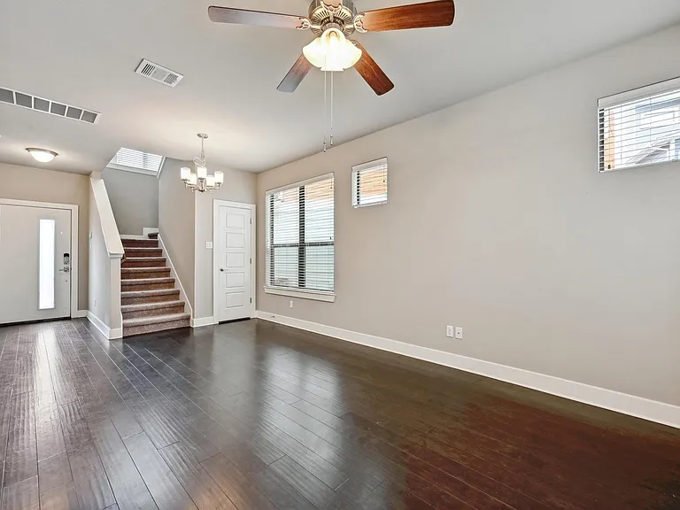 2021 Carlson Dr — Photo 8