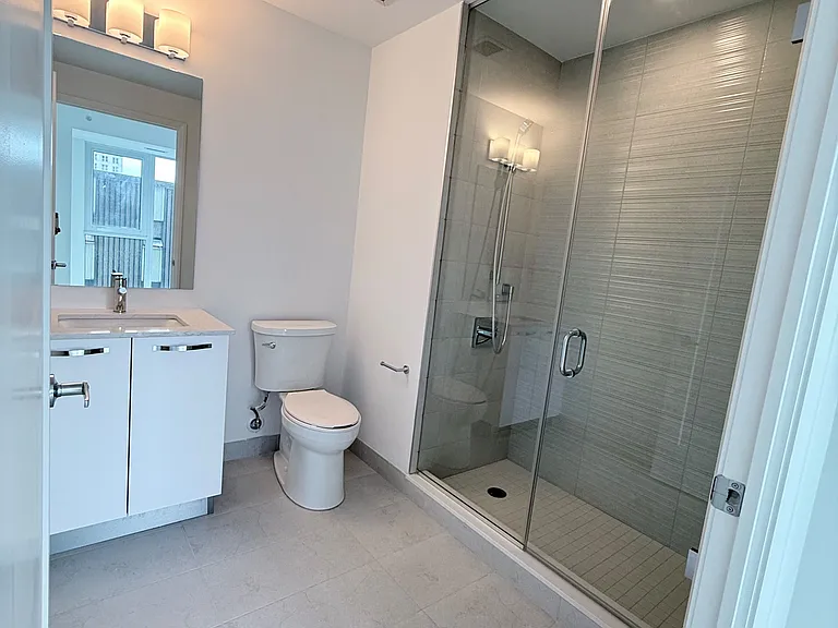 75 James St S #623 — Photo 14