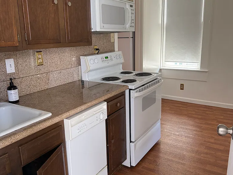 2312 H St #3 — Photo 11