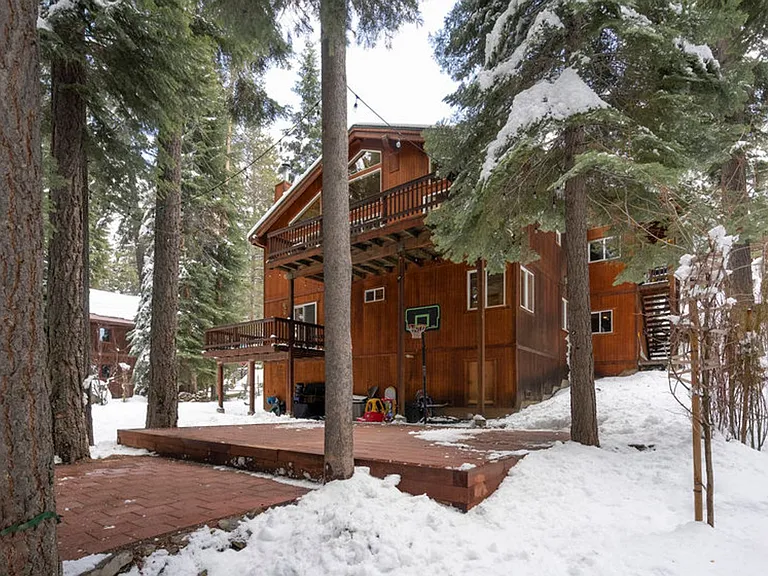 10694 Laurelwood Dr — Photo 17