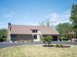 190 S Ela Rd, Barrington, IL 60010