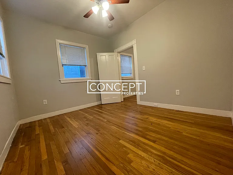 26 John F Kennedy St #7R — Photo 2