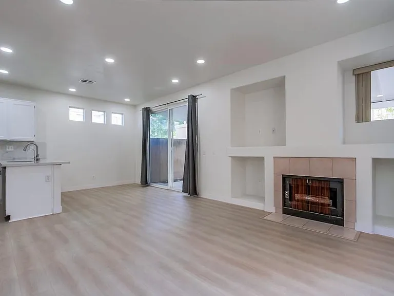 11655-8 Compass Point Dr N — Photo 15